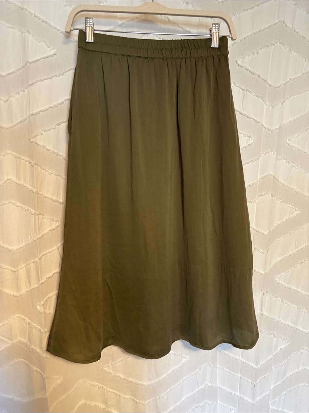 Classic Olive Button-Front Midi Skirt - Picture 2 of 7